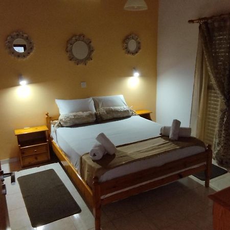 Takis Haikos House Two Minutes Walk To The Beach Peroulia Vounaria Bagian luar foto