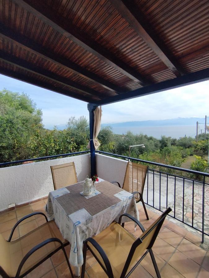 Takis Haikos House Two Minutes Walk To The Beach Peroulia Vounaria Bagian luar foto