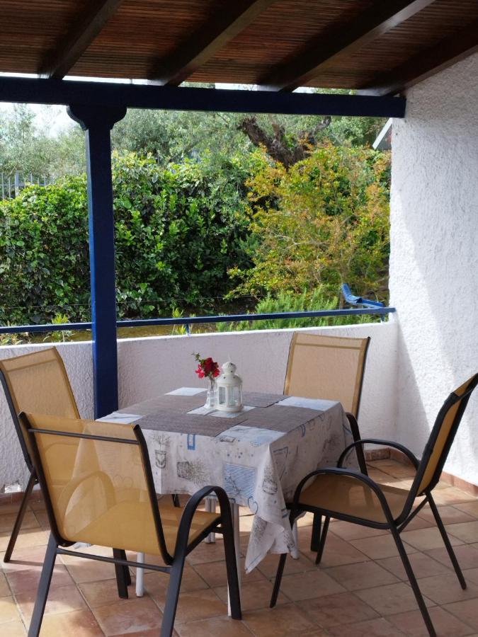 Takis Haikos House Two Minutes Walk To The Beach Peroulia Vounaria Bagian luar foto