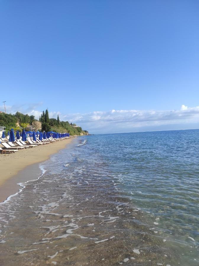Takis Haikos House Two Minutes Walk To The Beach Peroulia Vounaria Bagian luar foto