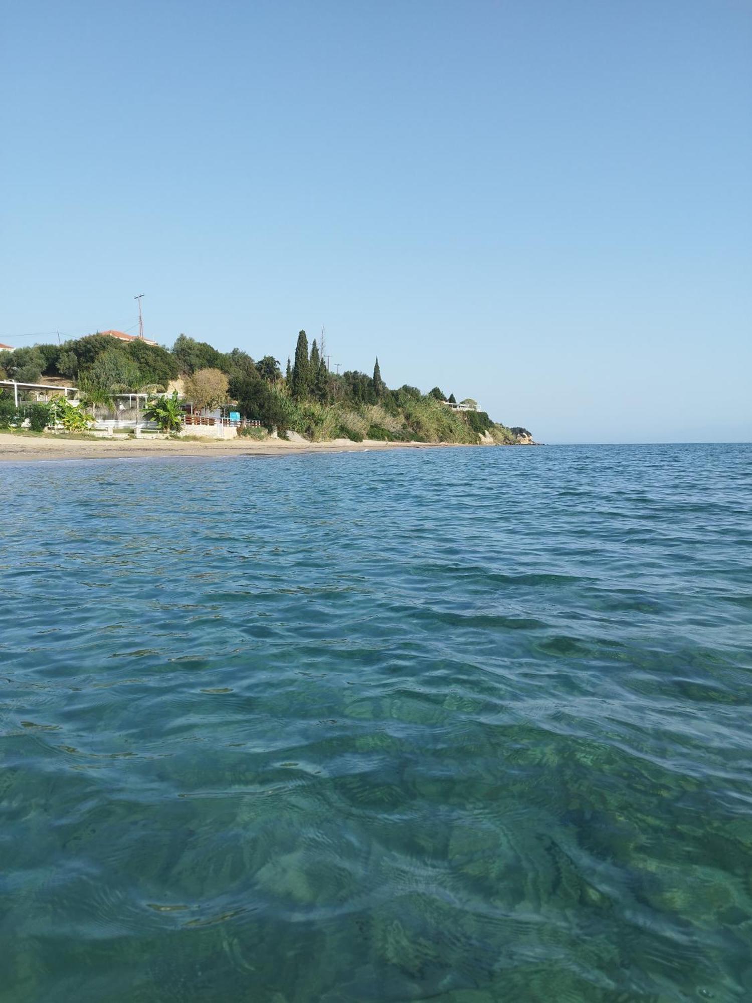 Takis Haikos House Two Minutes Walk To The Beach Peroulia Vounaria Bagian luar foto