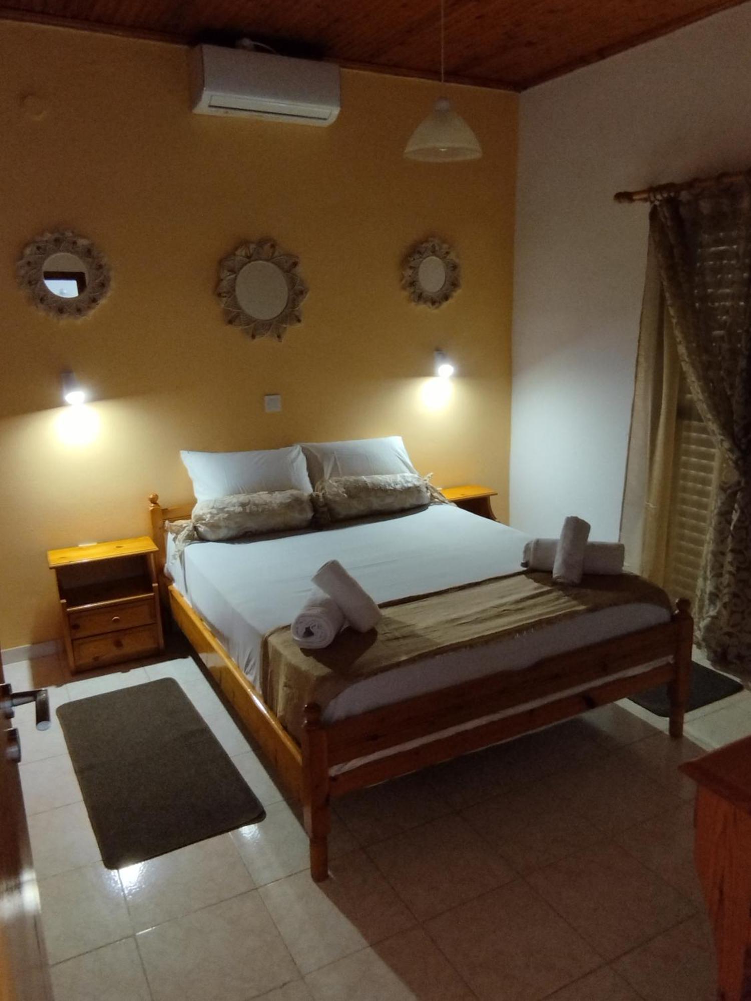 Takis Haikos House Two Minutes Walk To The Beach Peroulia Vounaria Bagian luar foto