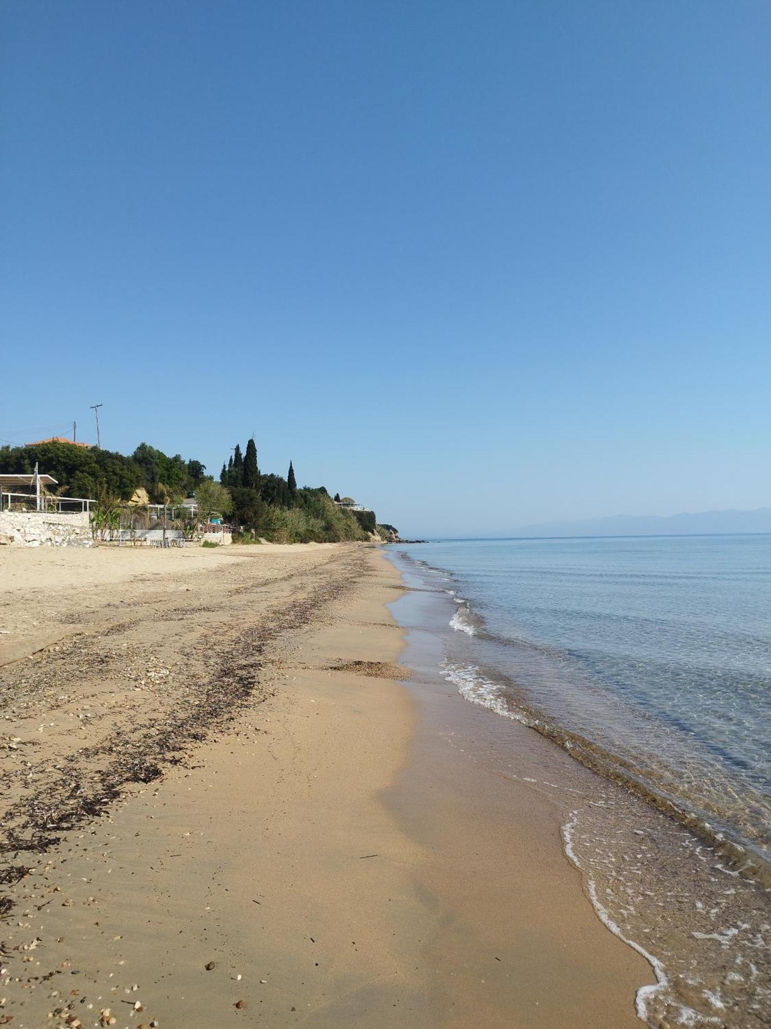 Takis Haikos House Two Minutes Walk To The Beach Peroulia Vounaria Bagian luar foto