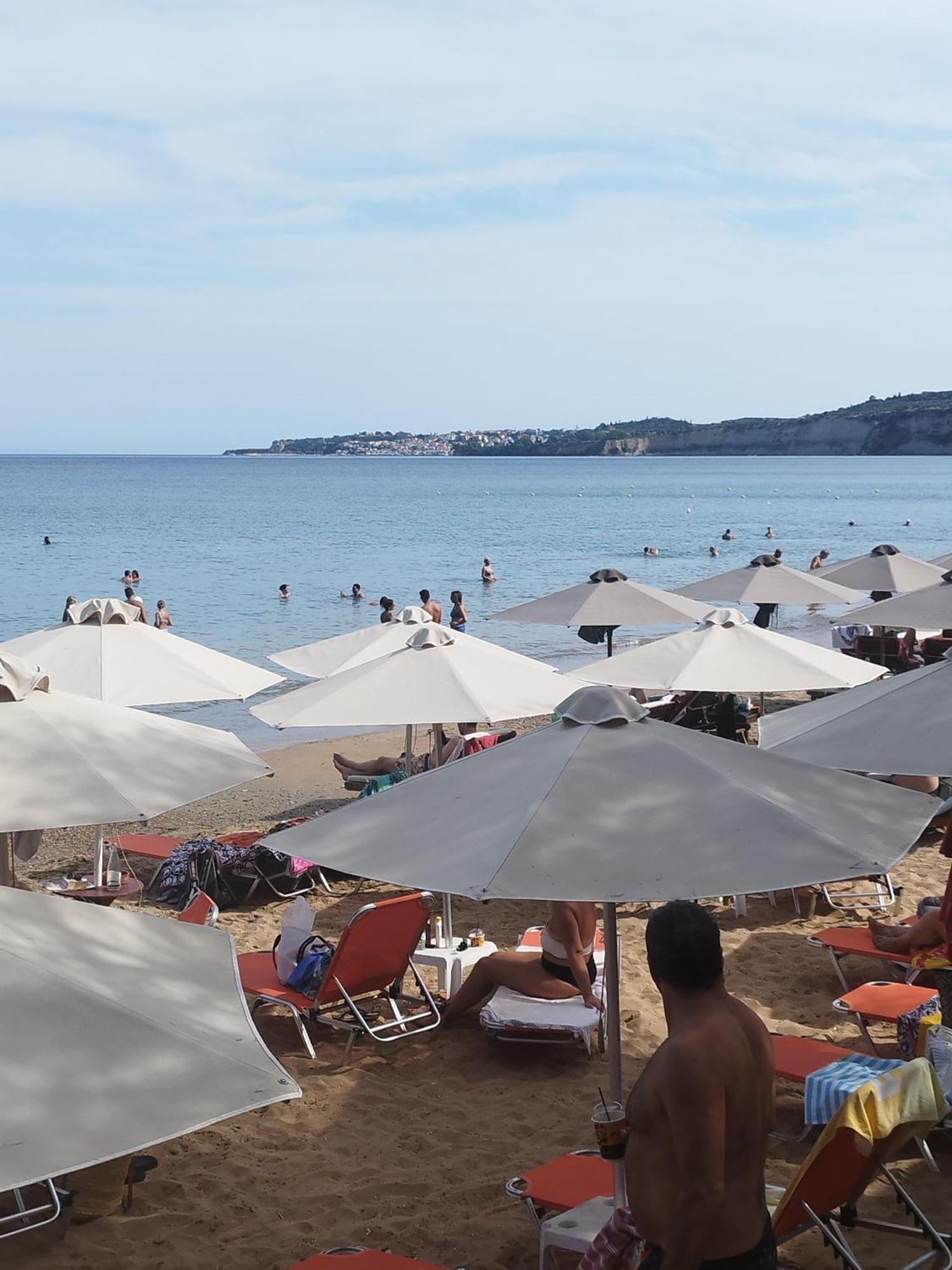 Takis Haikos House Two Minutes Walk To The Beach Peroulia Vounaria Bagian luar foto