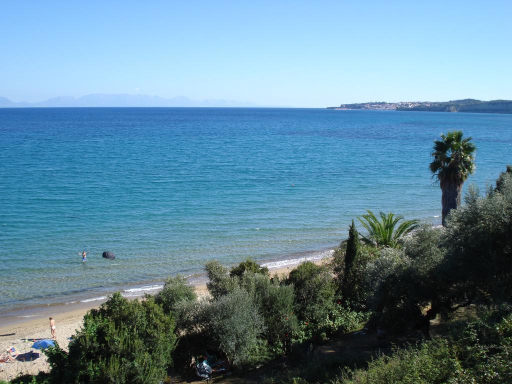 Takis Haikos House Two Minutes Walk To The Beach Peroulia Vounaria Bagian luar foto